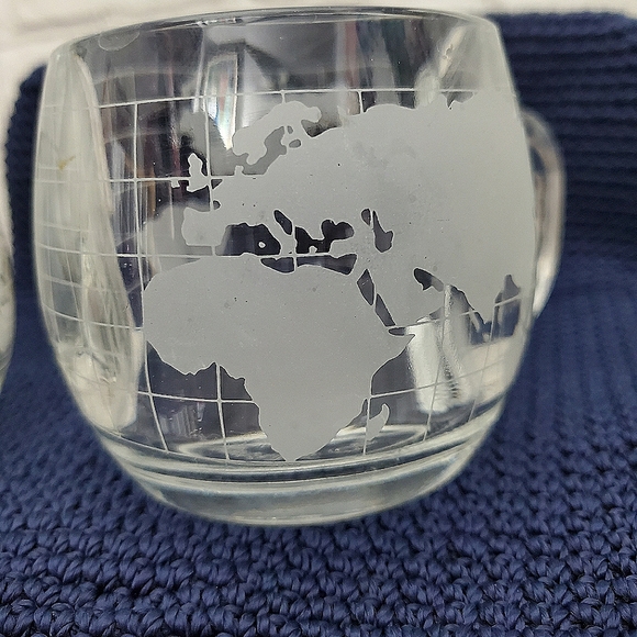 Vintage Nestlé Globe / World Map Cups - Picture 4 of 7